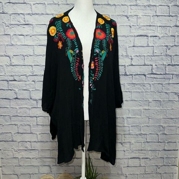 Black Floral Embroidered Kimono umgee - Picture 2 of 13